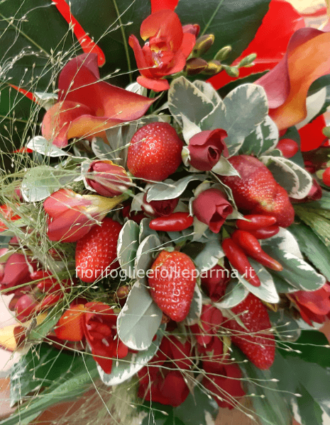 bouquet fiori e frutta